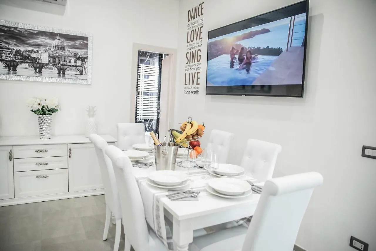 לידו די אוסטיה New Moon Luxury Apartment  לידו די אוסטיה