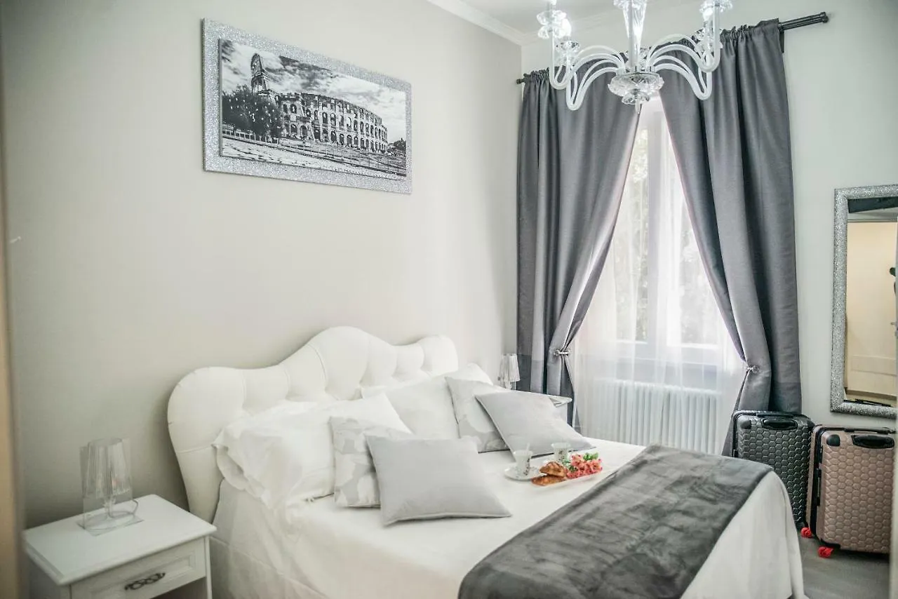 לידו די אוסטיה New Moon Luxury Apartment