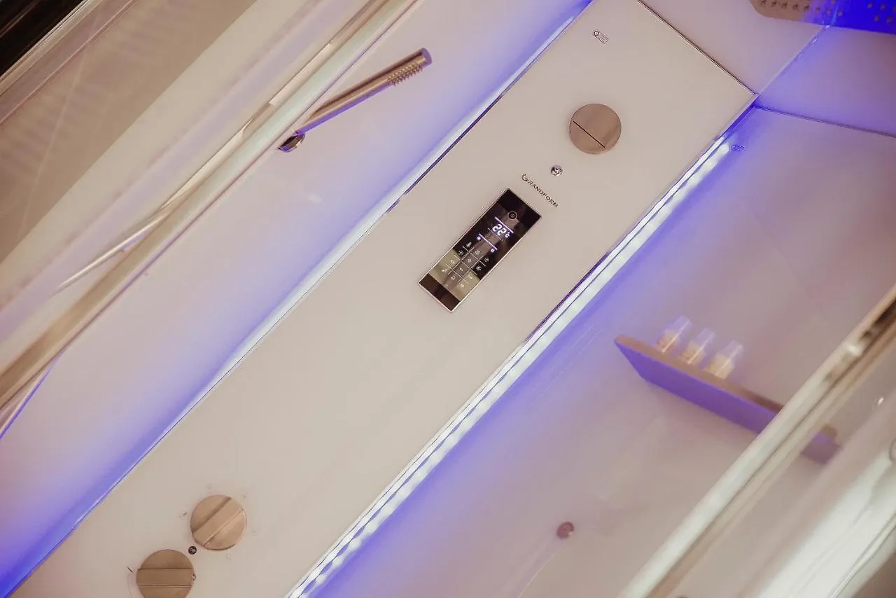 לידו די אוסטיה New Moon Luxury Apartment איטליה